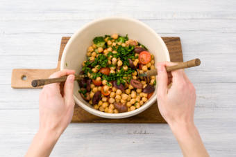 Combine the ingredients