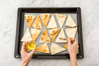 Cook the Lebanese bread