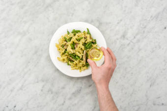 Besprenkel met extra vierge olijfolie naar smaak.