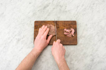Cut steaks into 5 mm slices