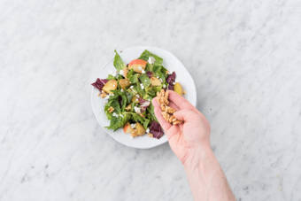 Serveer de maaltijd, eet smakelijk!