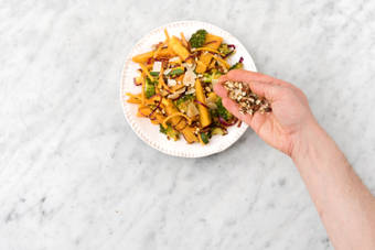 Serveer de maaltijd, eet smakelijk!