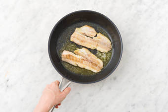 Bak de wijtingfilet.