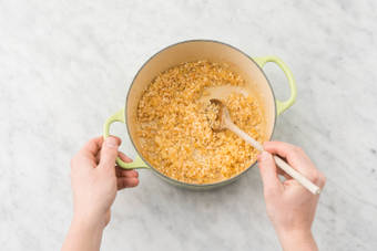 Risotto-Reis vorbereiten