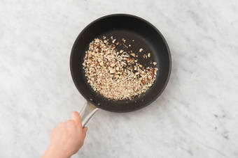 Hazelnoten roosteren