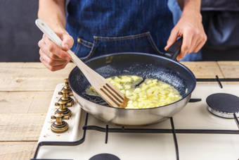 Caramelise the Apple