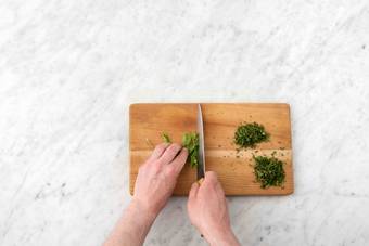 Découper les herbes