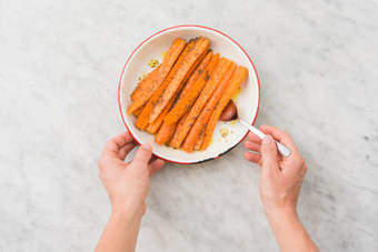 PRÉPARER LES CAROTTES