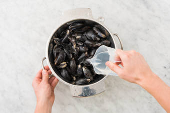 NETTOYER LES MOULES