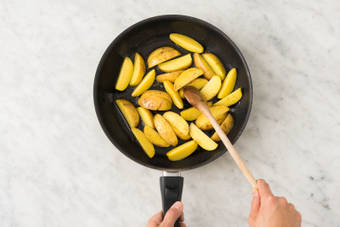 Cuire les pommes de terre