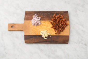 Émincer les condiments