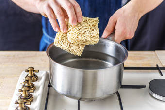 Cook the noodles