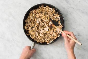 Cuire les champignons