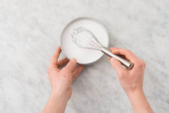 Kokosmelk doorroeren