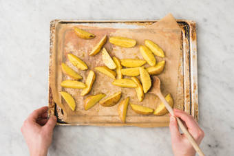 Aardappelpartjes bakken