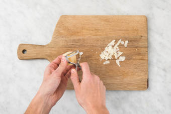 SALATZUTATEN SCHNEIDEN