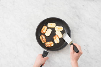 3 COOK HALLOUMI