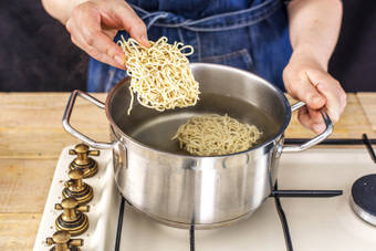 Cook the Noodles