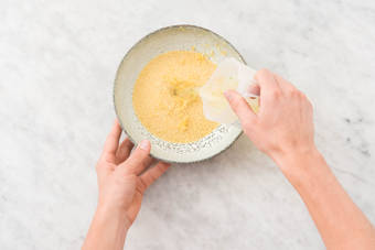 Faire tremper la semoule