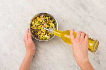 für die AVOcADO-MAIS-SALSA