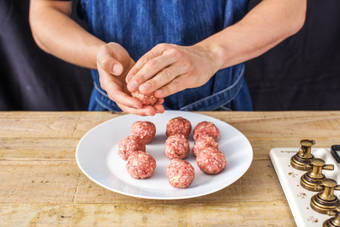 Make the Meatballs