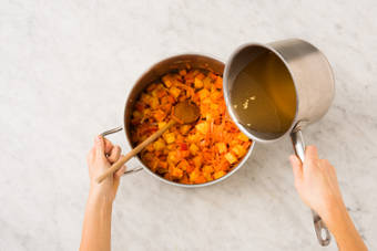 Gulasch köcheln lassen