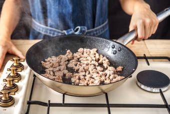 FRY THE SAUSAGE MEAT