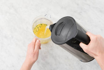 Gemüsebrühe vorbereiten