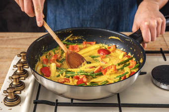 Simmer the Curry & Prep