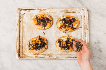 5 ASSEMBLE PIZZETTES