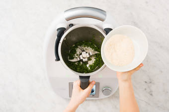 SALATDRESSING ZUBEREITEN