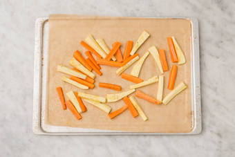 FÜR DIE GEMÜSESTÄBCHEN