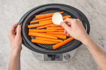 DAMPFGAREN & SCHNEIDEN