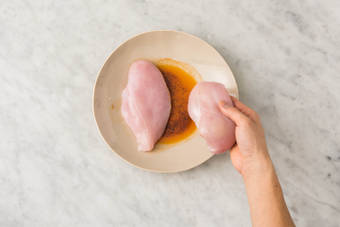 HÄHNCHEN MARINIEREN