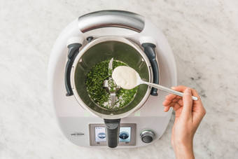 KRÄUTERSCHMAND ZUBEREITEN