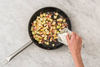 RAHMGEMÜSE ZUBEREITEN