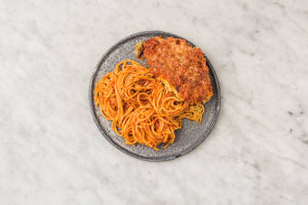 HÄHNCHEN ÜBERBACKEN