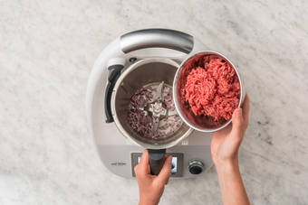 HACKFLEISCH VORBEREITEN