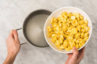 TORTELLINI KOCHEN