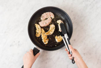 HÄHNCHENFILETS BRATEN