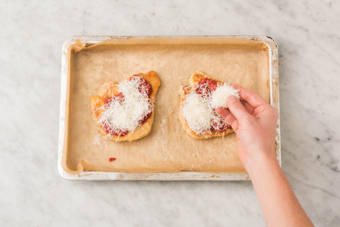HÄHNCHEN ÜBERBACKEN