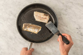 SONNENBLUMENKERNE RÖSTEN