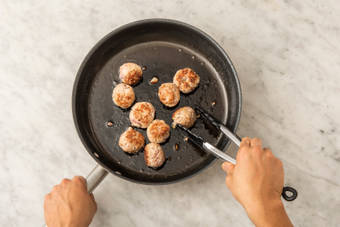 Hackbällchen anbraten