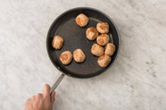 Gehaktballetjes bakken