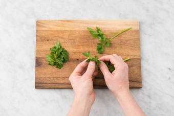 KLEINE VORBEREITUNGEN