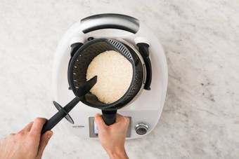 KOKOSREIS ZUBEREITEN