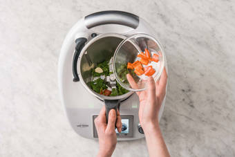 SCHARFER KRÄUTERMIX