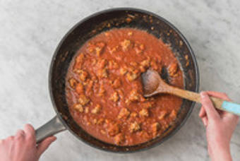 MAKE TOMATO SAUCE