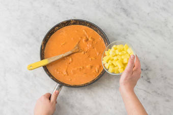 KARTOFFELN HINZUFÜGEN