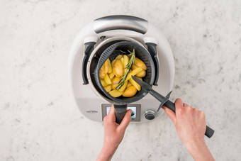 KARTOFFELN VORBEREITEN